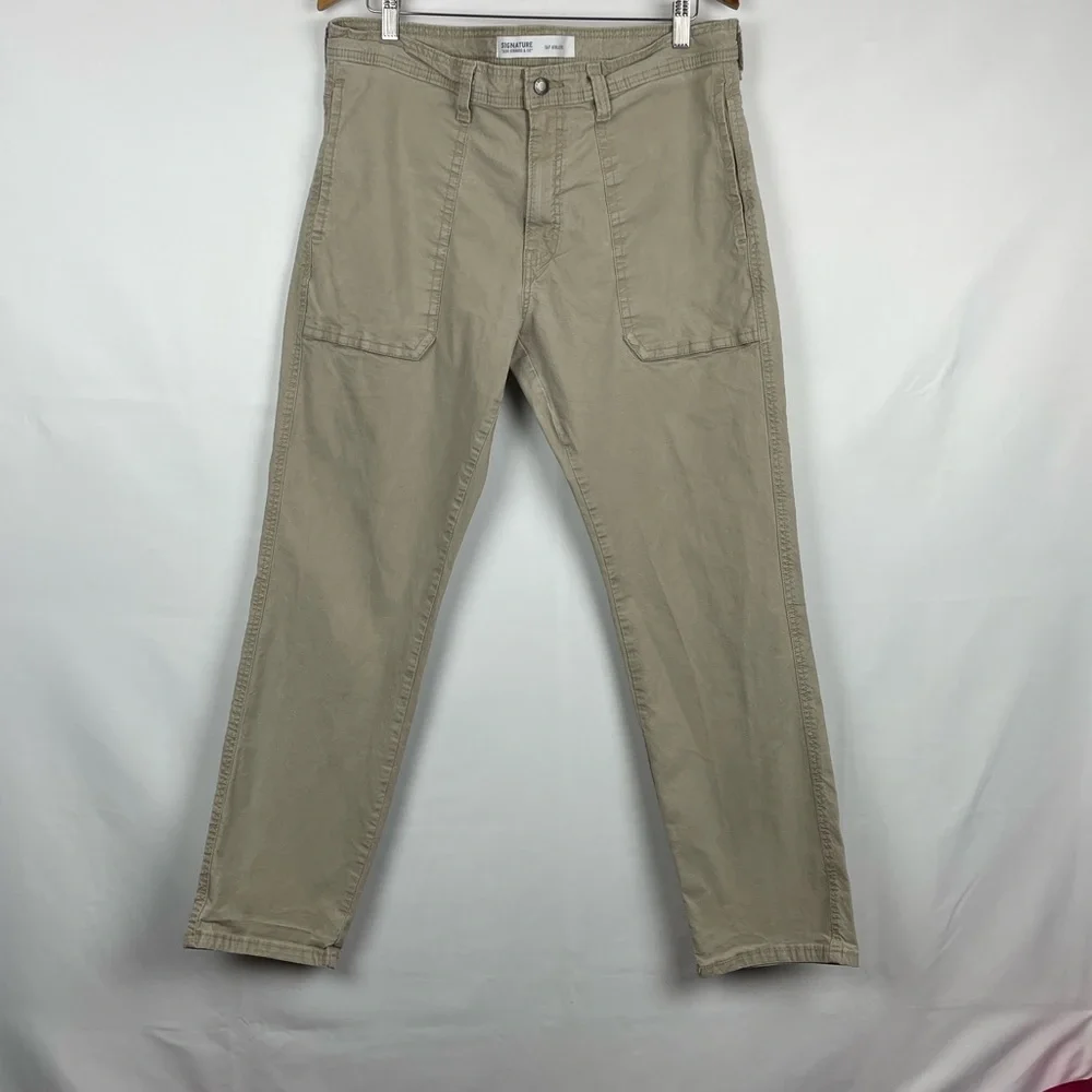 Signature by Levi Strauss Men's Relaxed Khaki Jeans 36